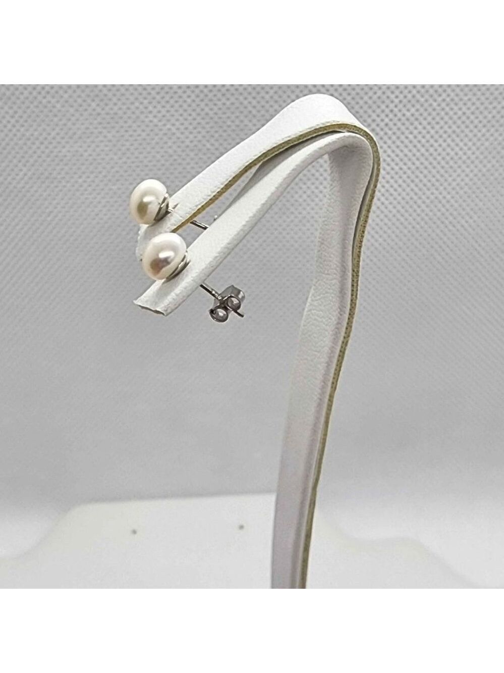 NEW Sterling Silver 925 Pearl Studs - Earrings